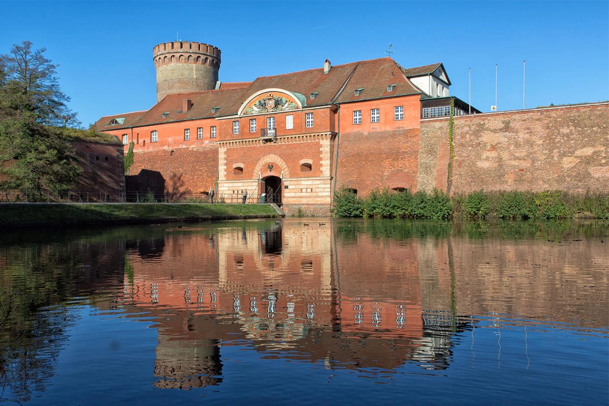 Don't forget to buy tickets to your favorite Berlin concerts and events this summer.