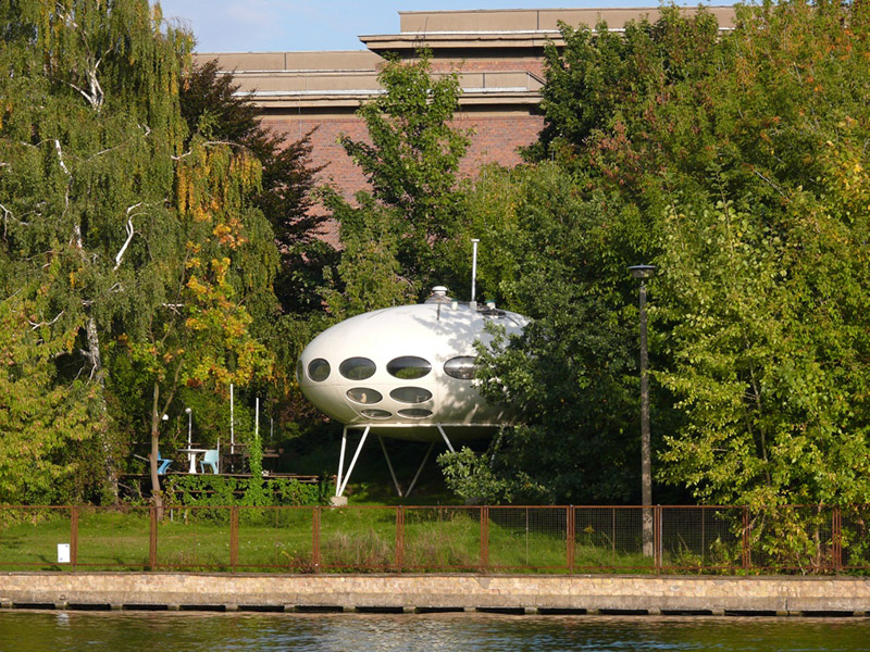 Things to do on a free day Berlin Germany, home of some of the best museums in the world, the memorial center, the Berlin wall, the best new German hotels. Travel to this amazing city!