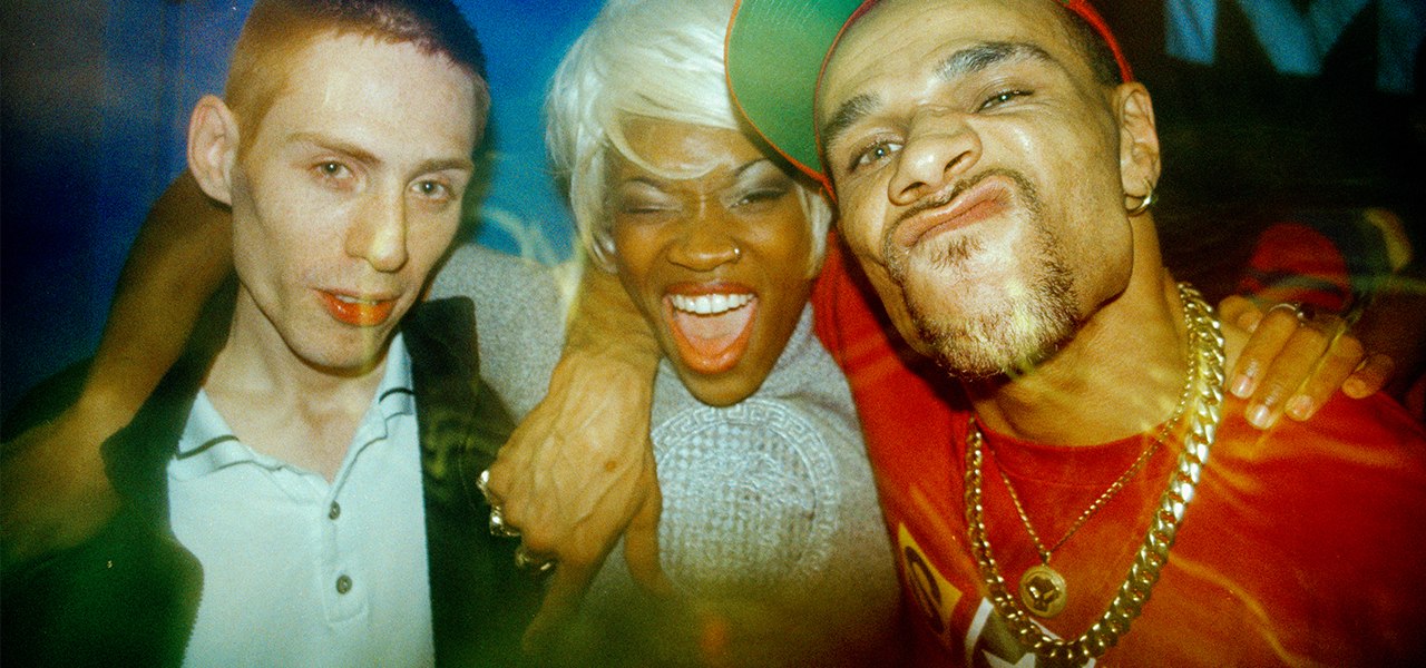 use lodown magazine as a link between pop and alternative culture